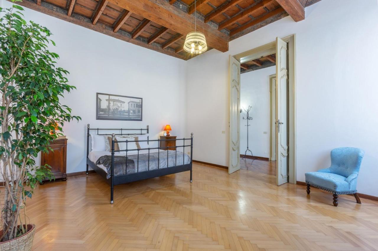 Frescobaldi Aparments! A Casa Di Francesco Leilighet Ferrara Eksteriør bilde